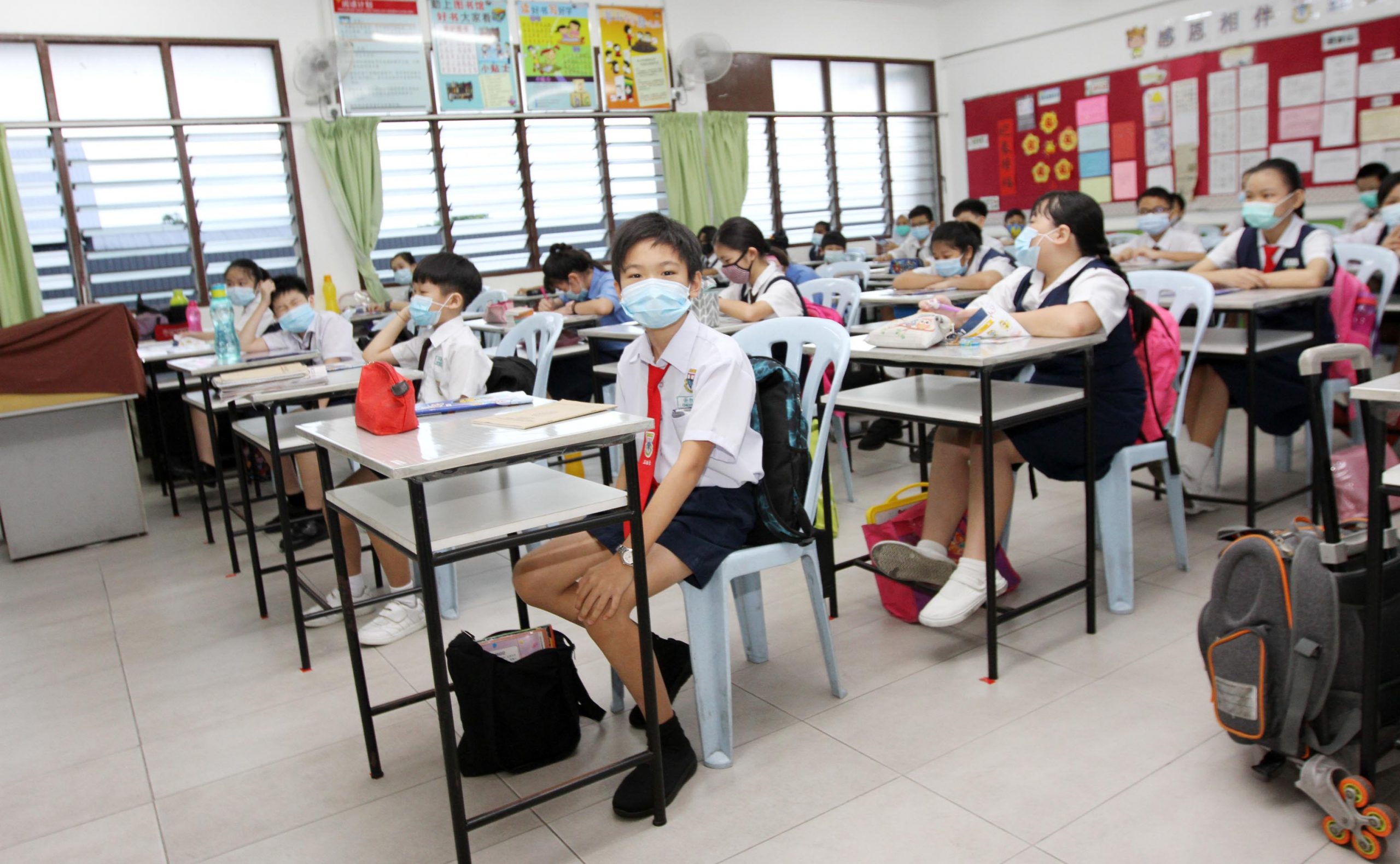 （大都会）/封面主/电访家长不愿孩子返校复课/4图