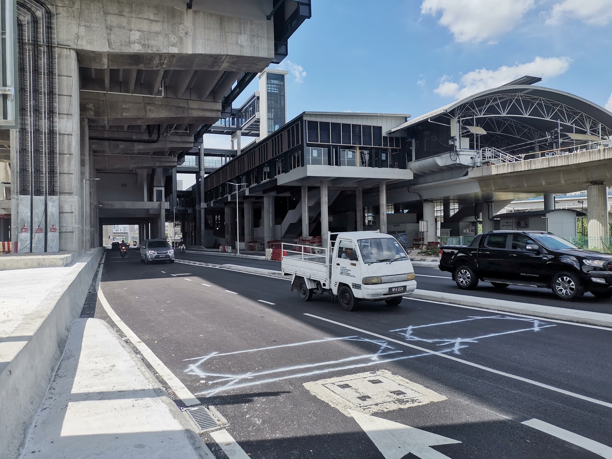 (大都会)居民不满新街场埠主要路口关闭/2图