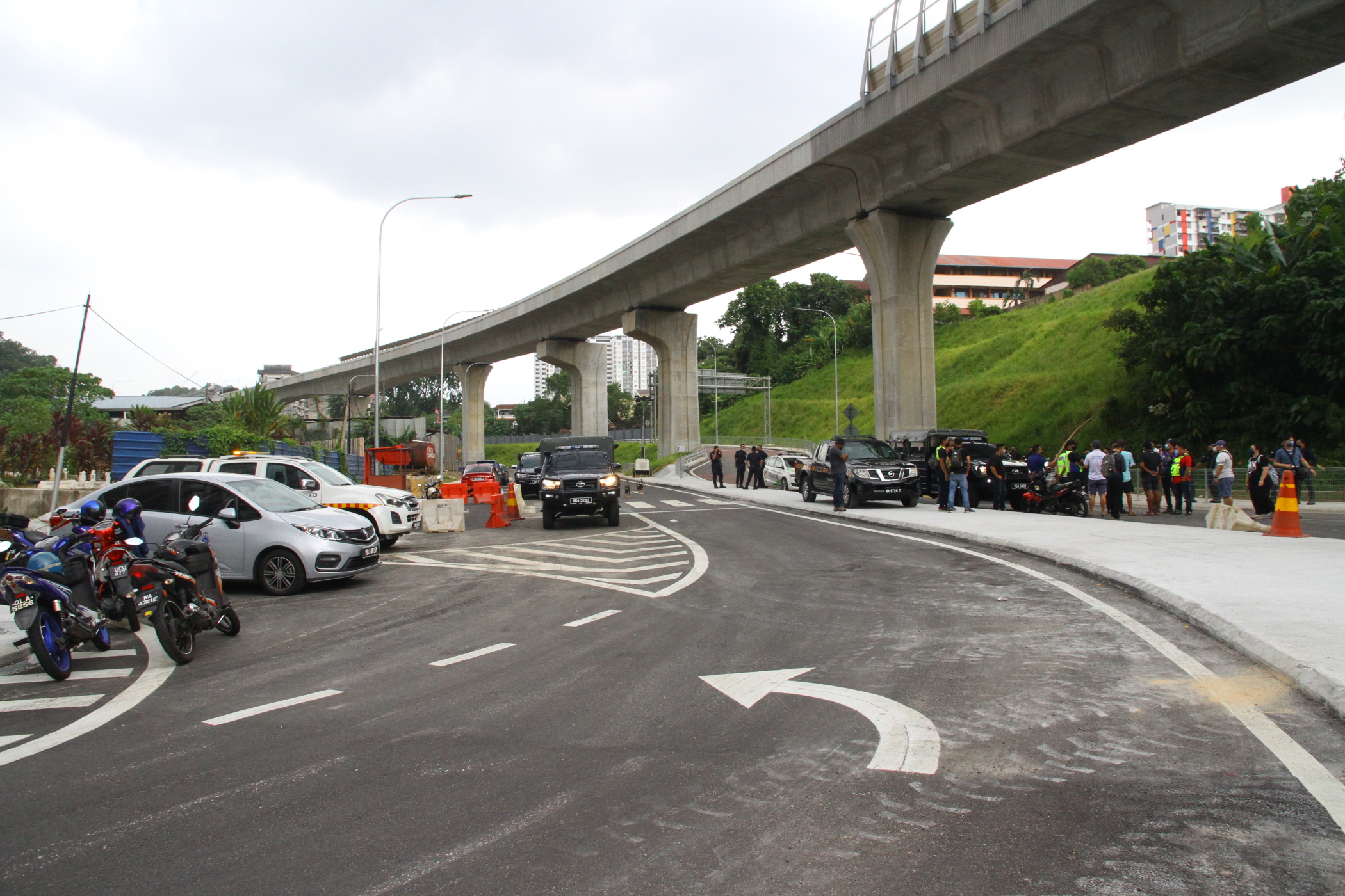 me03(大都会)沙叻秀花园居民展开和平请愿/5图