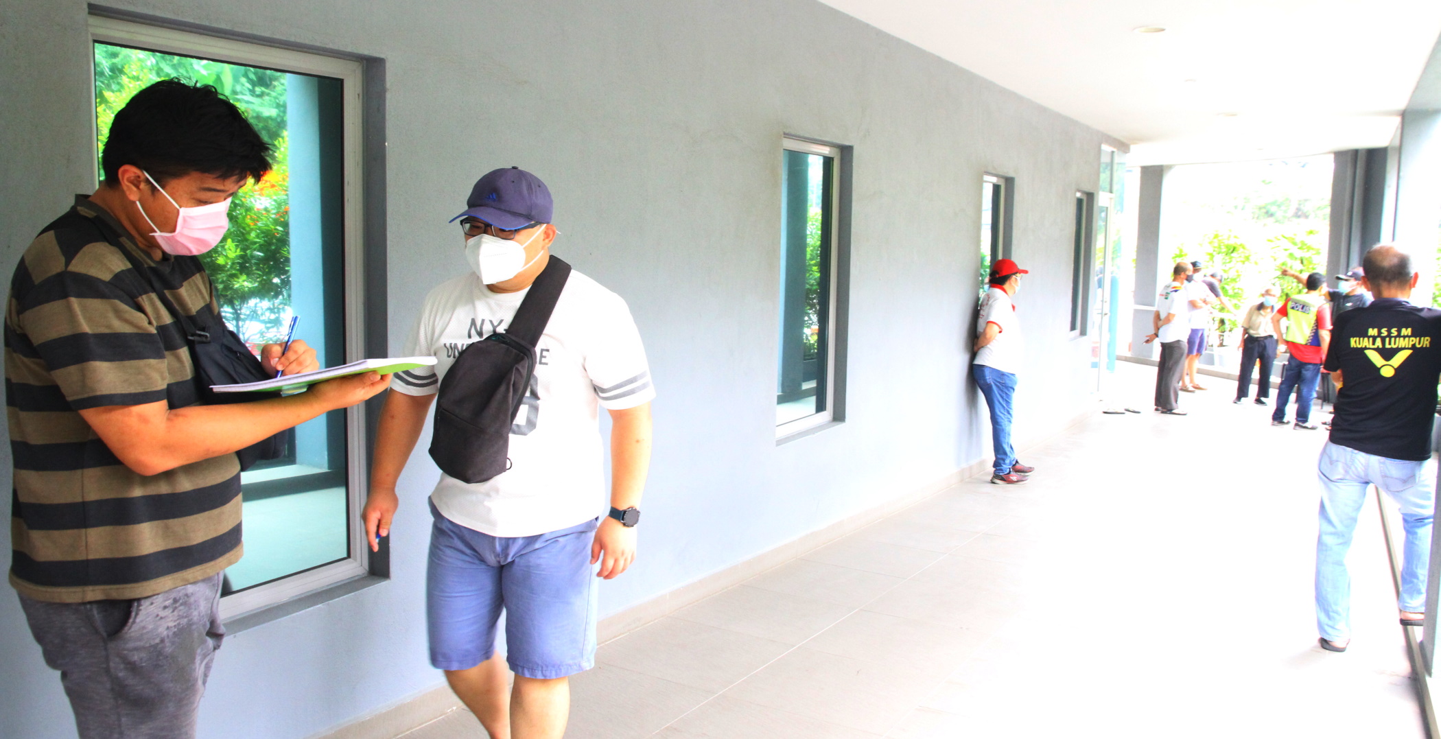 me03(大都会)沙叻秀花园居民展开和平请愿/5图