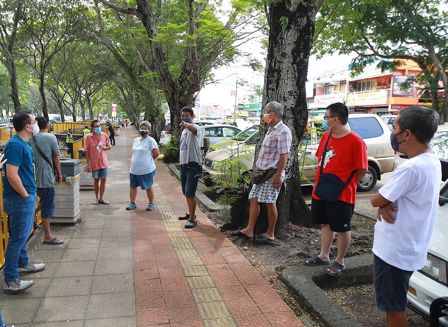 me04(大都会)跟进甲洞卫星市路边摊贩被取缔/12图