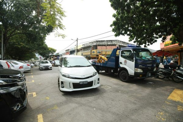 me04(大都会)跟进甲洞卫星市路边摊贩被取缔/12图