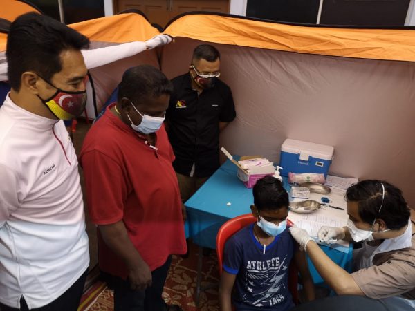 me2头//大都会/雪州青少年冠病疫苗接种计划反应热烈！