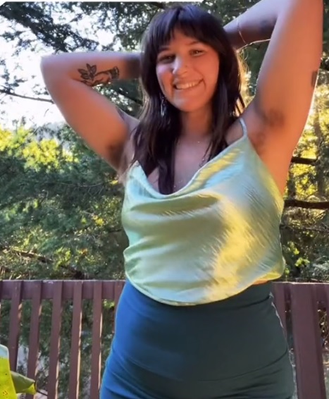 10年不剃腋毛可添女人味 女子:没有腋毛会很痛苦