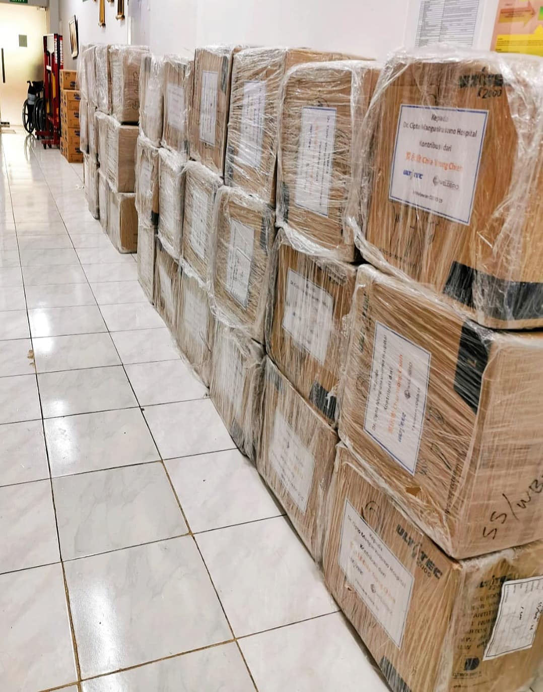 11台HFNC送抵印尼  贾永婕激动哭了