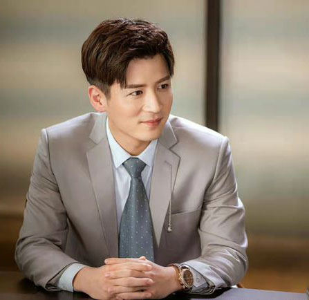 婚礼照流出|34岁男星被曝隐婚当爸 经纪人火速认了