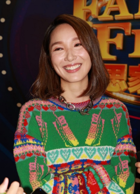 曝与李亚男“分居” 王祖蓝为见长女一面每天睡大厅