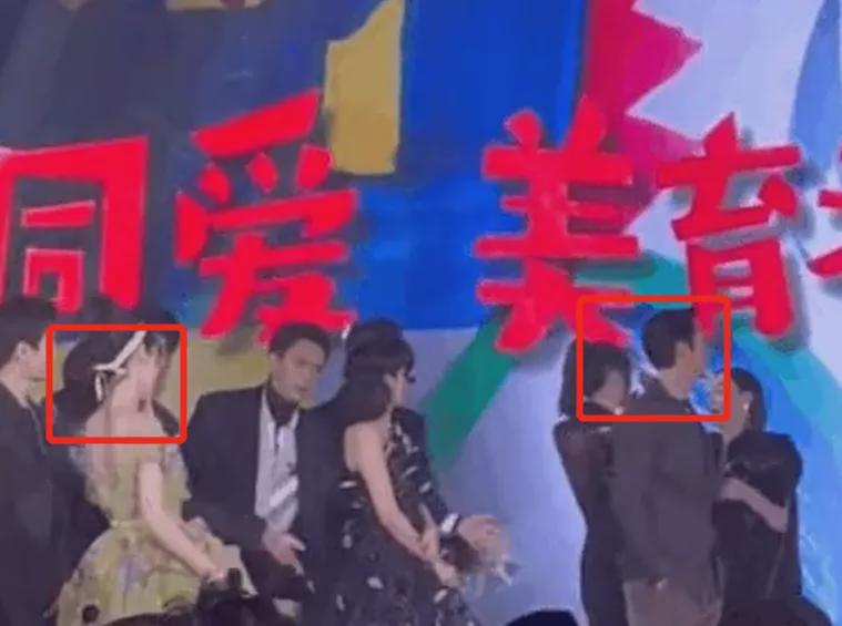 ​李现“助攻”站陈伟霆旁边  Baby慌避急得尴尬转圈