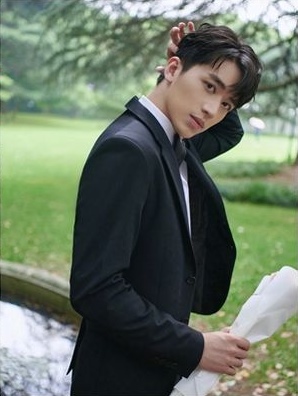 许魏洲遭女粉闯住处! 私人物品疑似被拿走