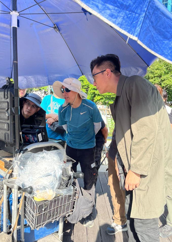 ​马国明闹市开真枪  专人指导严防悲剧