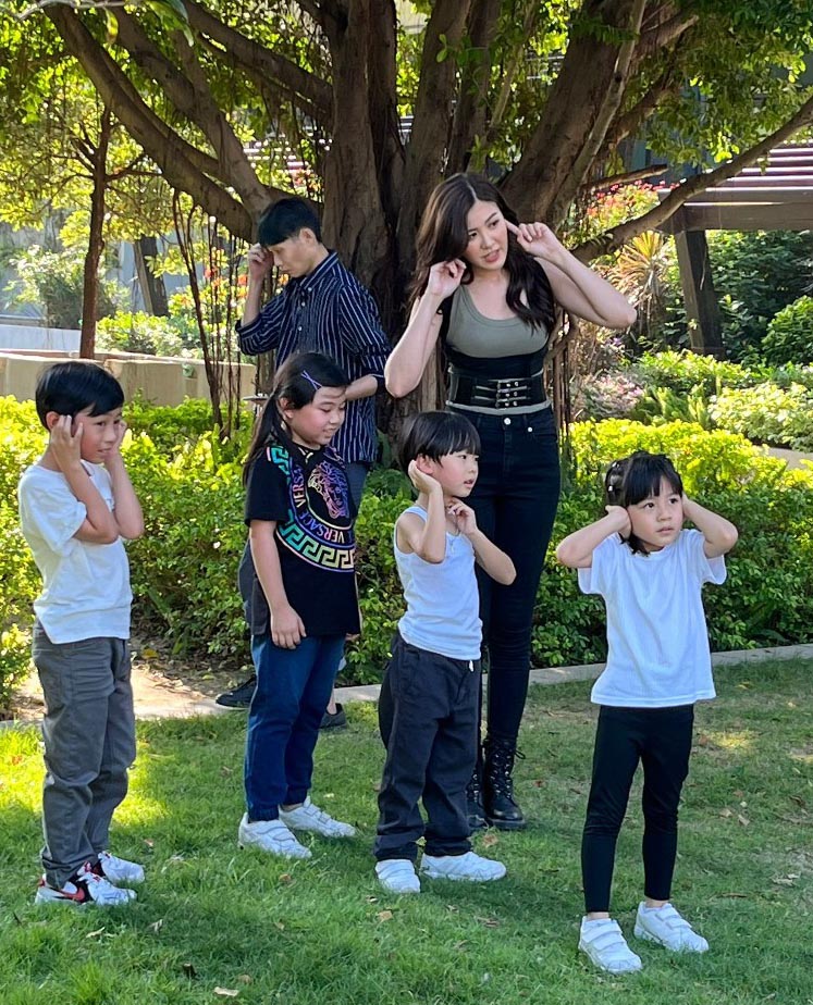 ​马国明闹市开真枪  专人指导严防悲剧