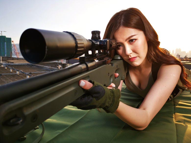 ​马国明闹市开真枪  专人指导严防悲剧