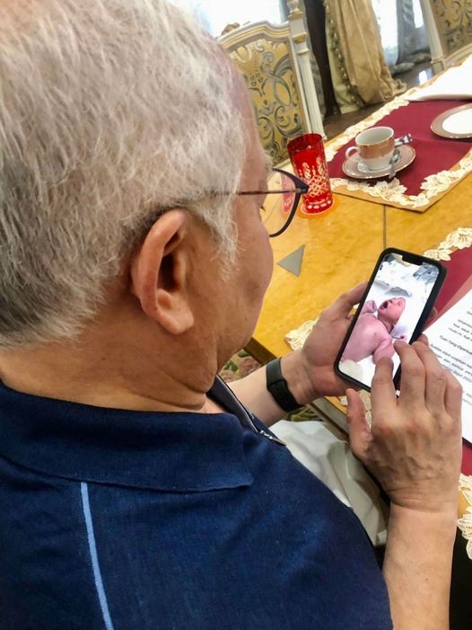 “我又多了一外孙了” 纳吉今早帖文分享女儿喜讯