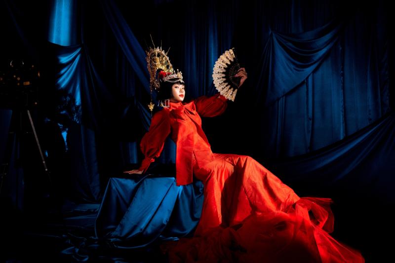 “碰姐”改名庞琂予　单曲MV造型性感狂野