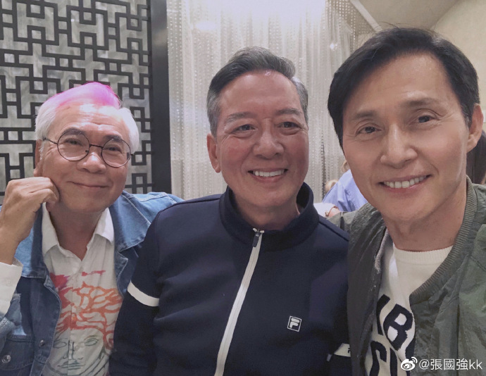 《天龙八部》演员时隔24年重聚  64岁张国强帅气依旧	