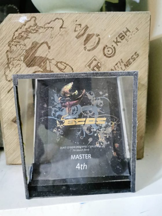 【极限挑战/01】山地车骑手:山路速降,超越极限挑战勇气