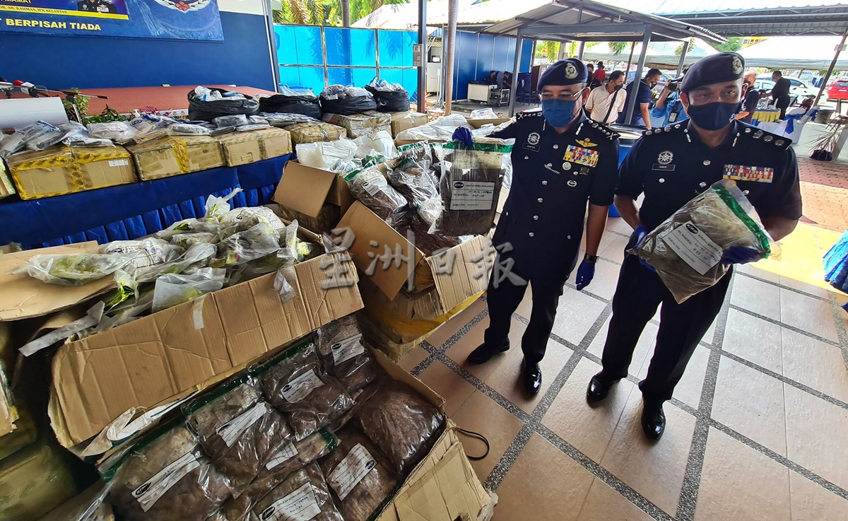 东:丹警方销毁毒品