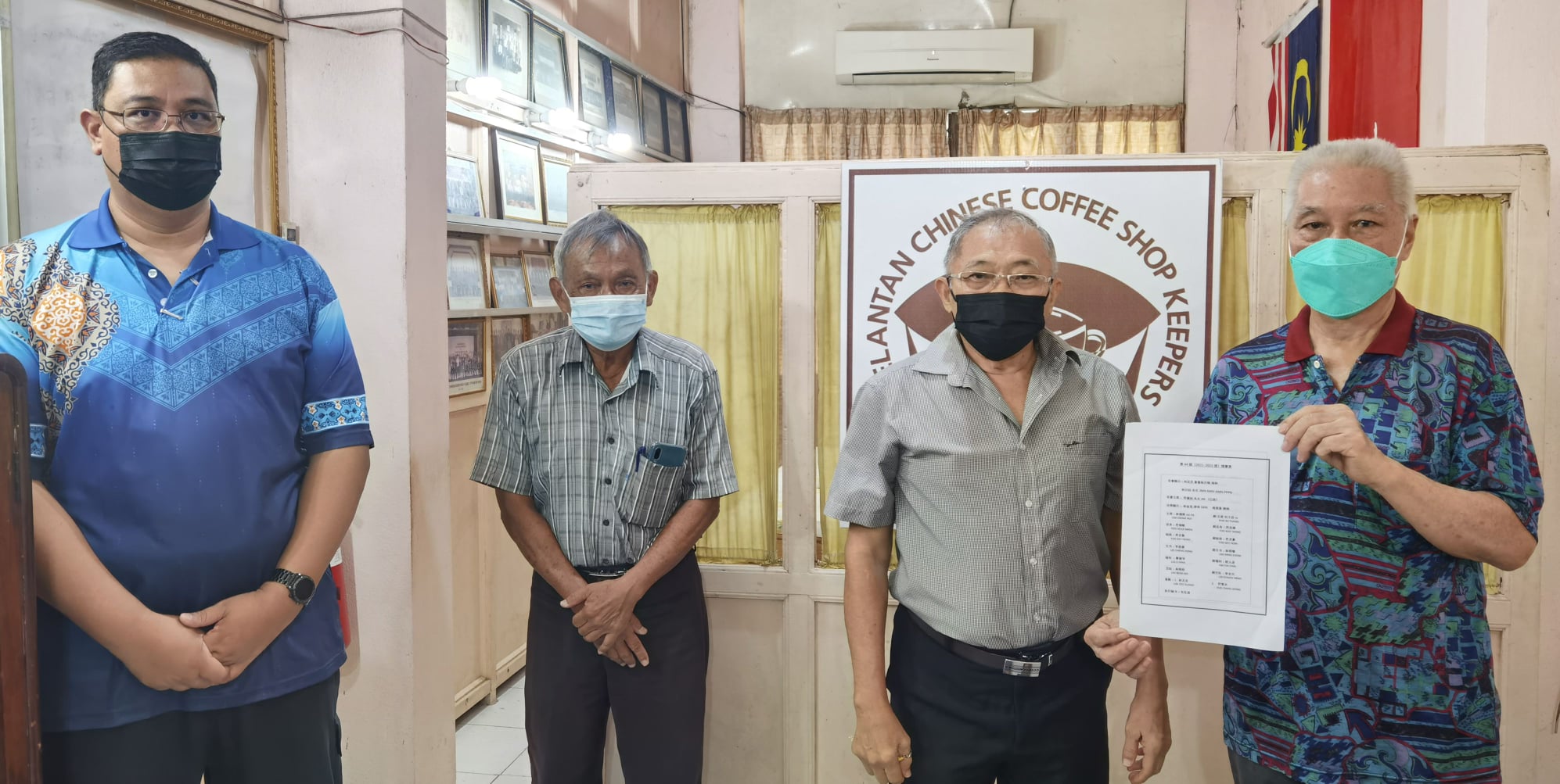 东:吉兰丹华商咖啡旅餐公会会长林增辉指出,冠病疫情造成不少旅餐饮业的同行被迫结束营业。