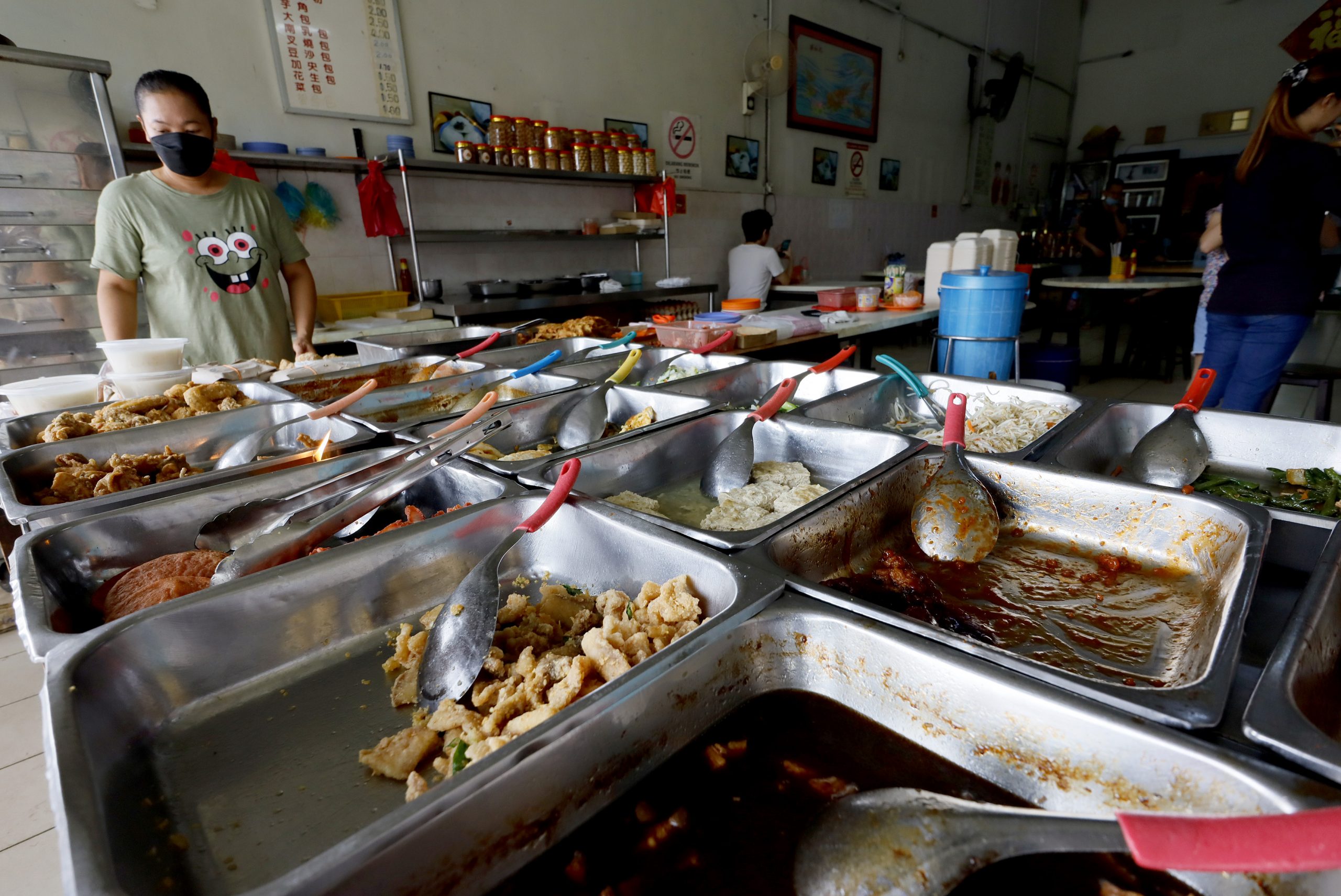 东：食肆业者也担忧食材价格难以正常化，会被逼调整食物售价。