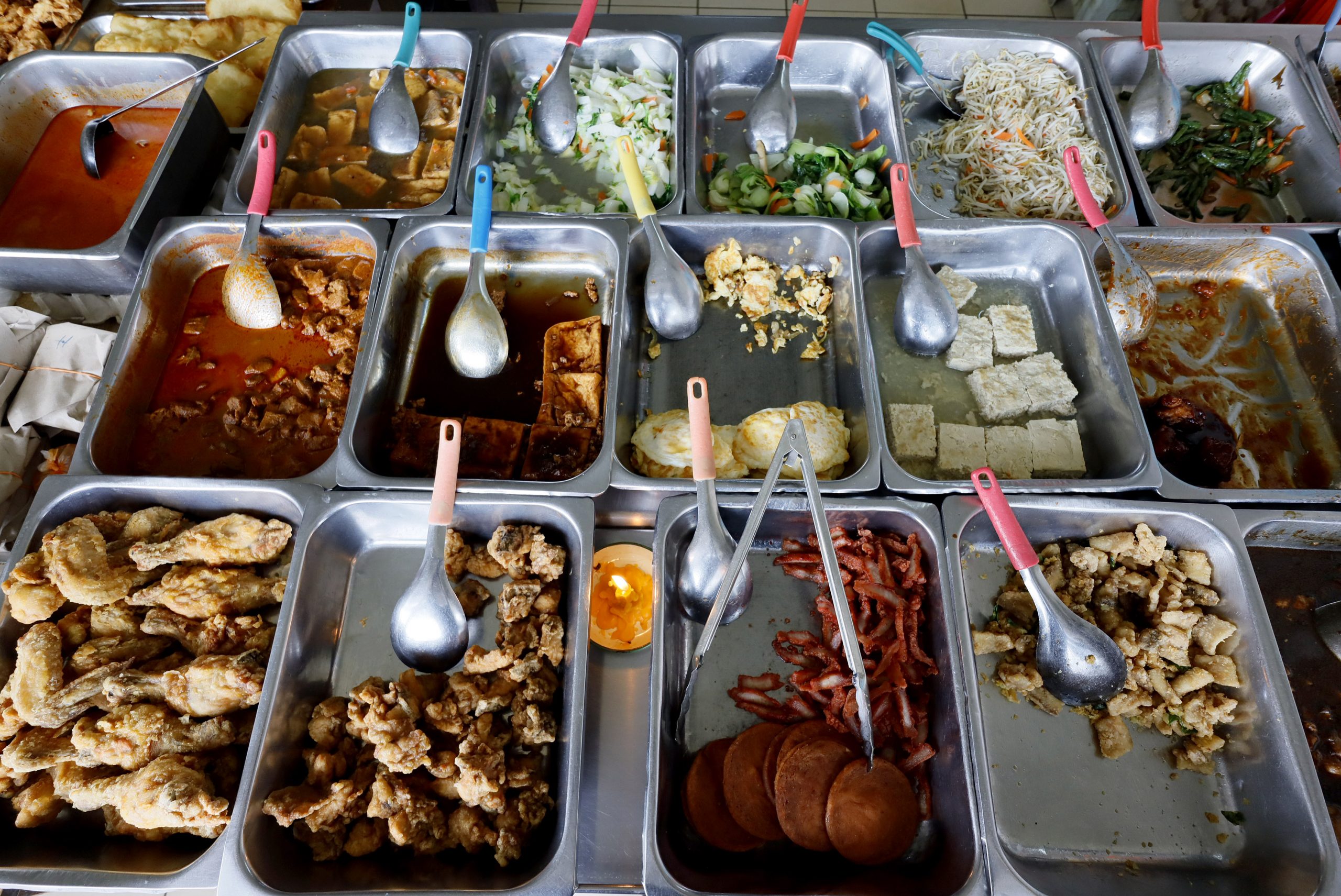 东：食肆业者也担忧食材价格难以正常化，会被逼调整食物售价。