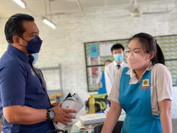 中五学生重返校园 阿末赛迪提醒需守SOP