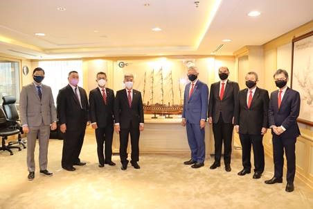 中总文告 贺中总百年会庆 马来西亚家具总会赠送纪念品仪式及交流会