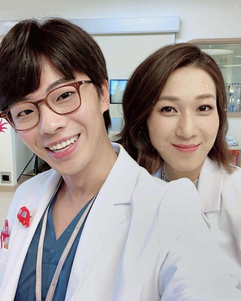 为老公拒拍接吻戏 锺嘉欣︰伸舌头会吓死我