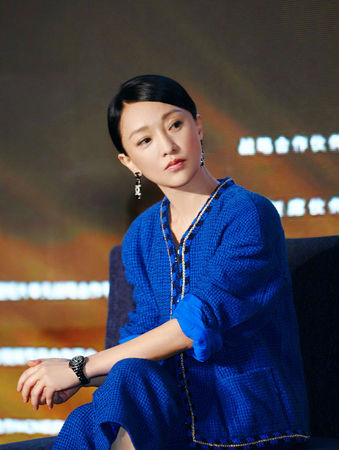 为赶收工见小13岁男友 周迅片场发飙？