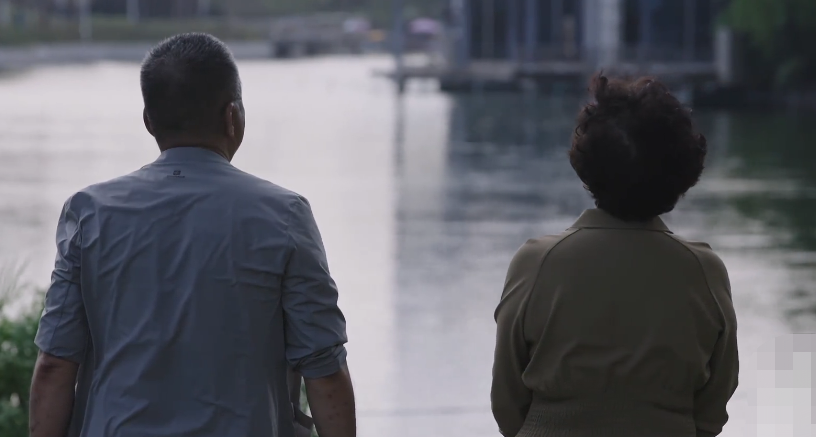 乔任梁过世5年父母改当网红 首吐原因:好像能让儿子活得长一点