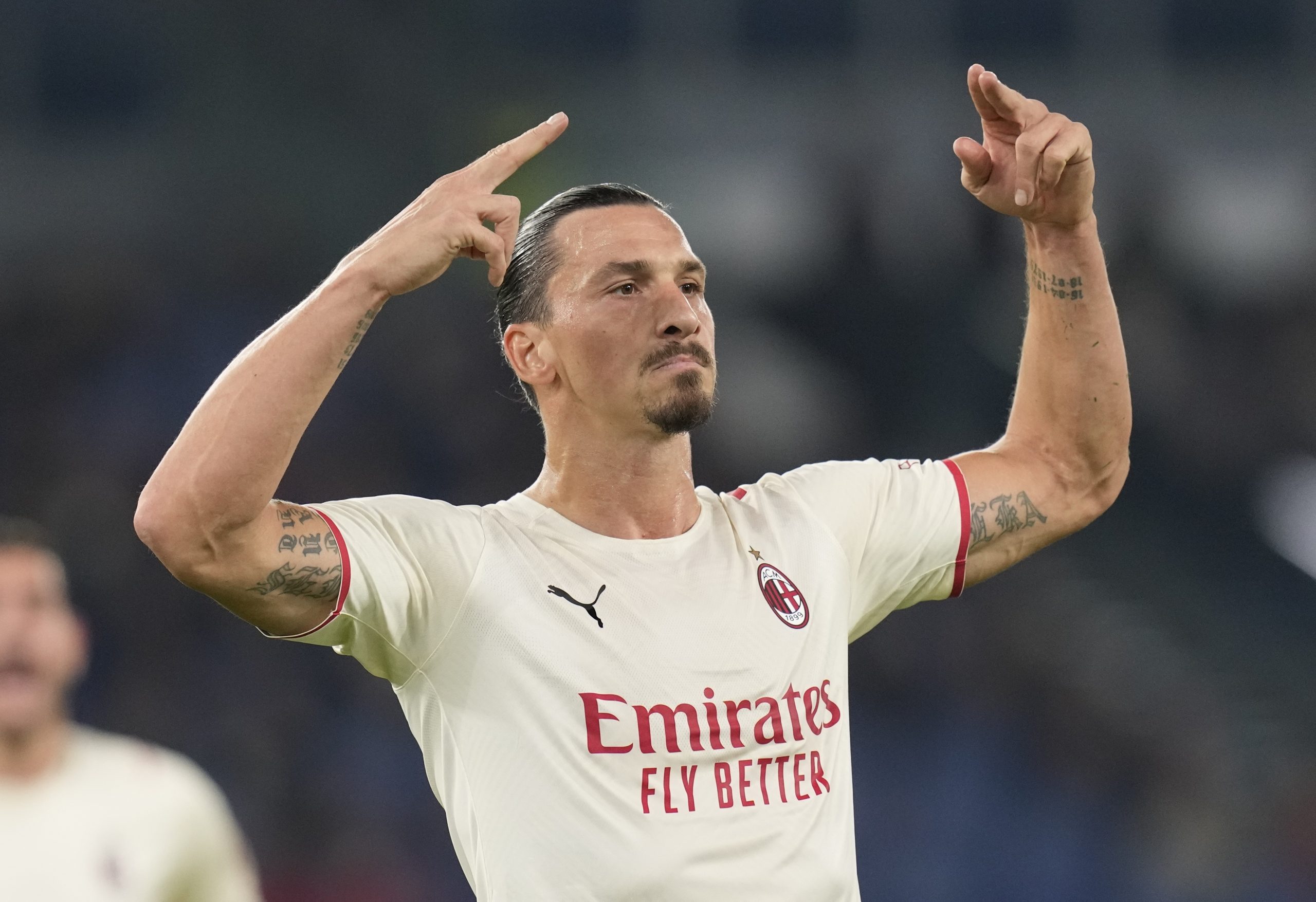 伊布破门达400球里程碑 红黑军斩红狼豪取7连胜