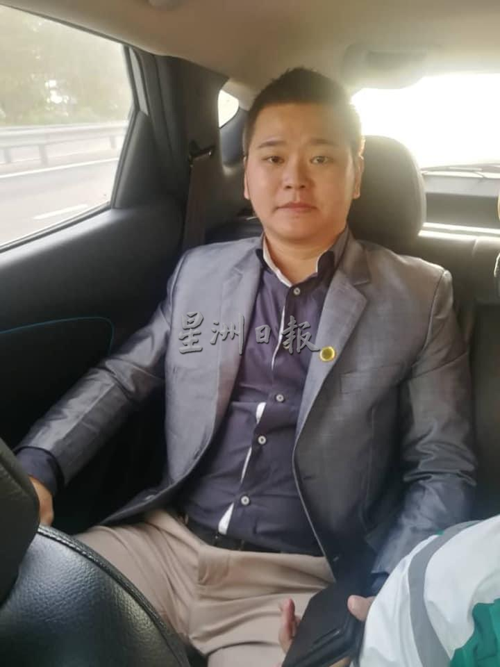 供星洲网：大专生因疫情仍首选居家上课，学院区商店仍在苦撑