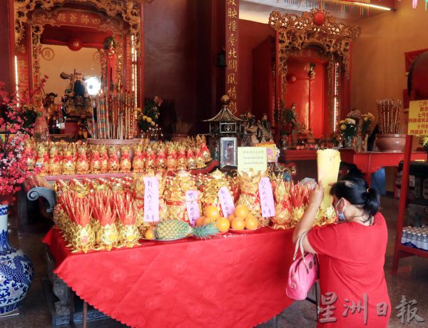 供星洲网：相隔一年举办宝诞，亚沙仙四师爷千古庙香火鼎盛