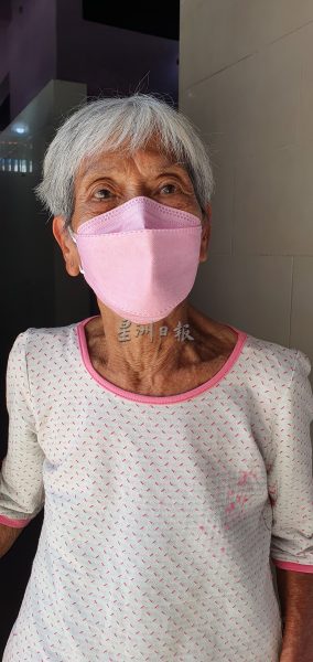 供fb/不靠儿女抚养,华裔老妇自立更生;从清洁工看尽人情冷暖