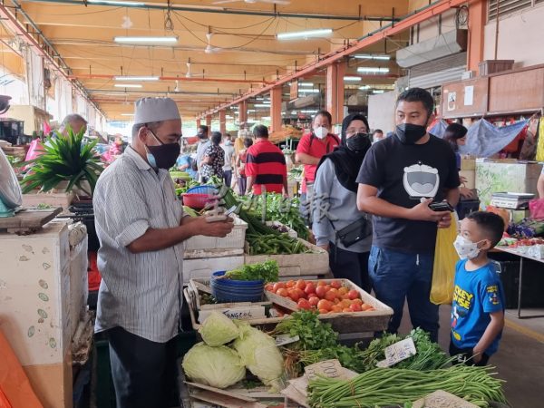供FB/供应不足 肥料涨价,菜价飙涨或持续至新春