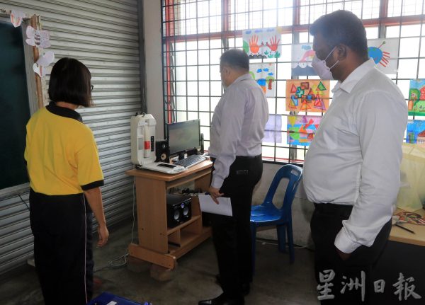 供FB/双轨教学为教育新常态,陆兆福拨8万提升选区4学校网络电脑设备