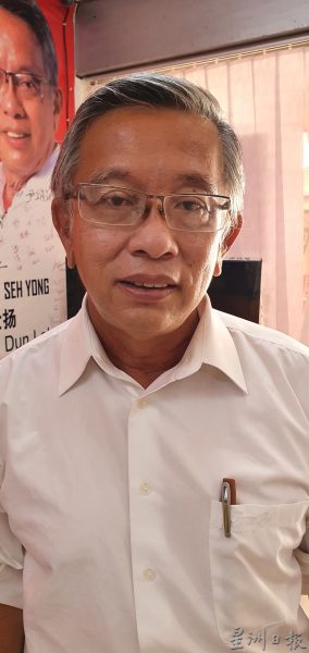 供FB/猴子及山猪住区乱窜,居民心慌 议员头痛