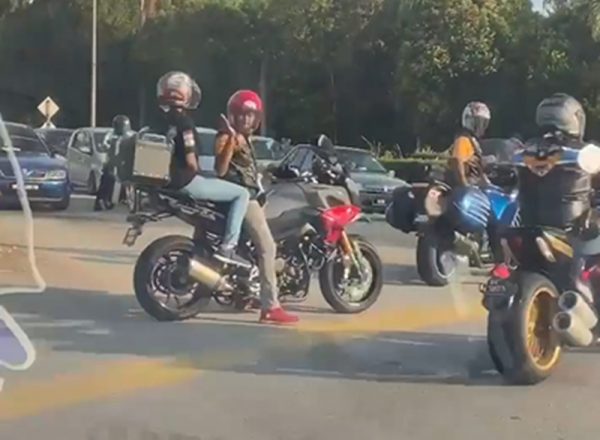 供fb:强行为摩哆车队“开路”及“硬闯红灯”;波警方欲揪出“拦路者”