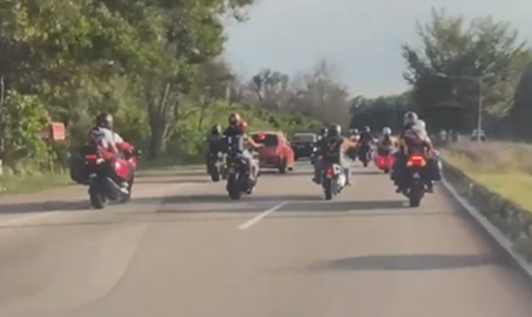 供fb:强行为摩哆车队“开路”及“硬闯红灯”;波警方欲揪出“拦路者”