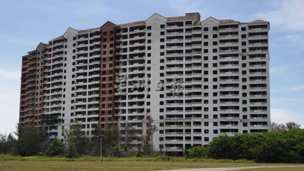 供fb：波县“9大烂尾工程”荒废逾廿载；州政府冀投资者入注“复活”废楼