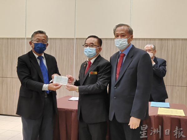 供fb:线上收购及竞标汽车平台崛起,郑先茯希望政府关注