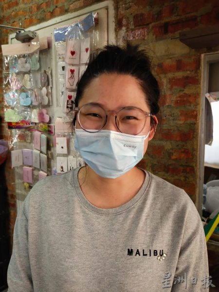 供fb:花农为减少亏损减产,鲜花市场供不应求、价格飙涨