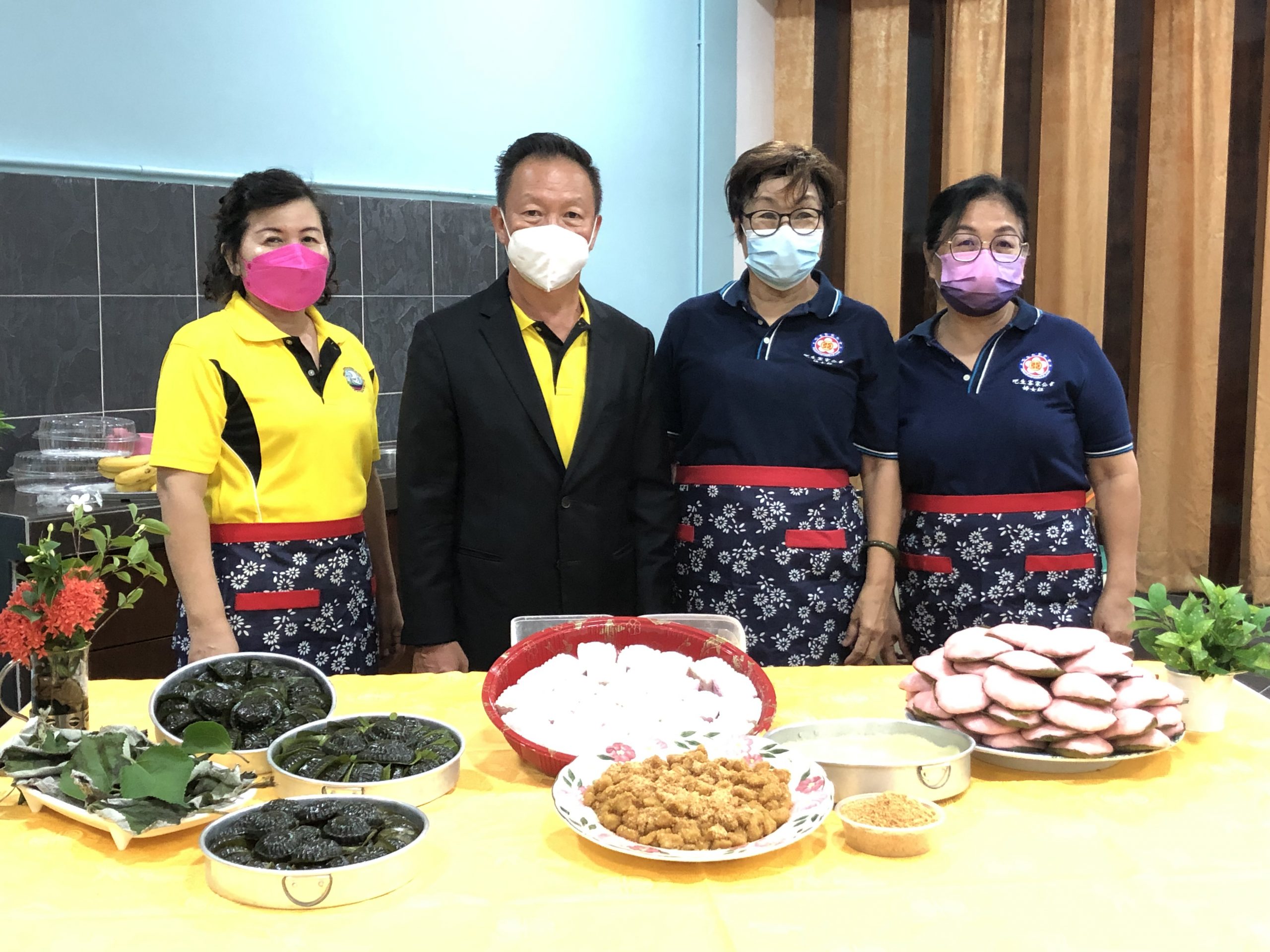 做版头(大都会)巴生客家公会“十月朝,糍粑辘辘烧”活动