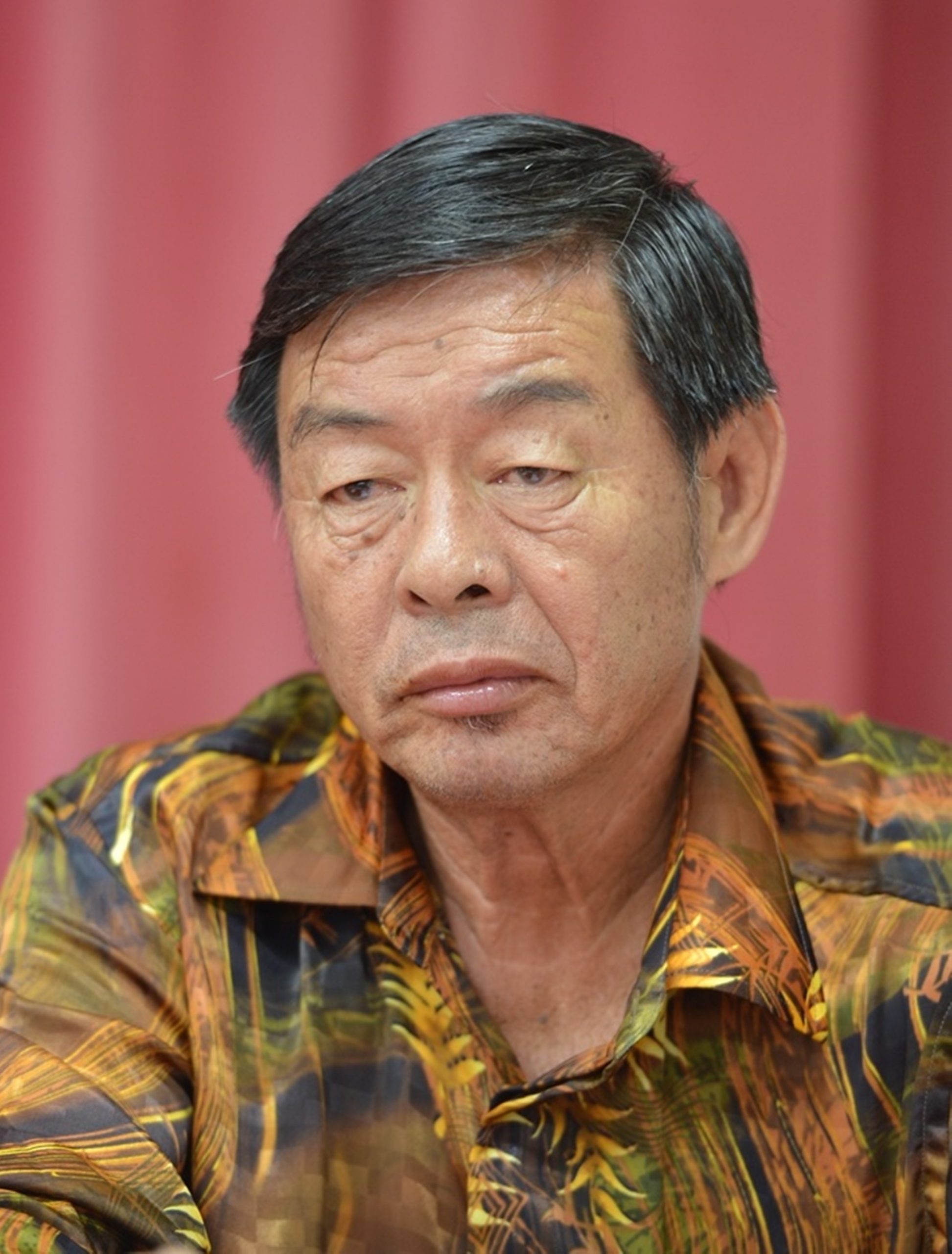 全国:不满承包商“拆招牌”,启华华小原有校牌归原位。