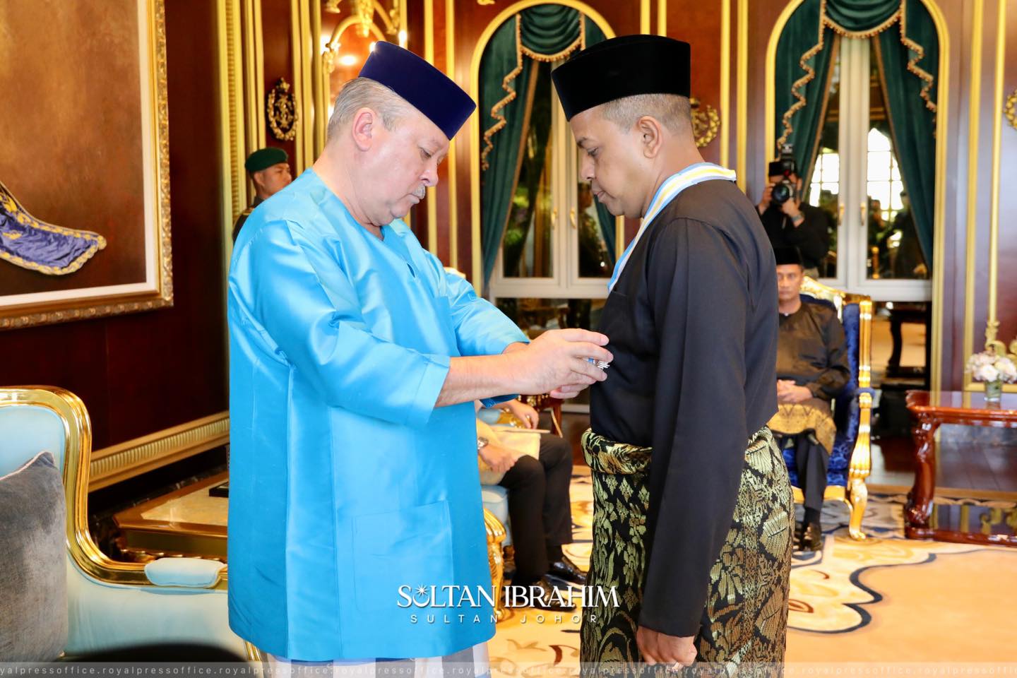 全国：柔苏丹册封4有功人士，包括柔州总警长拿督阿育汉