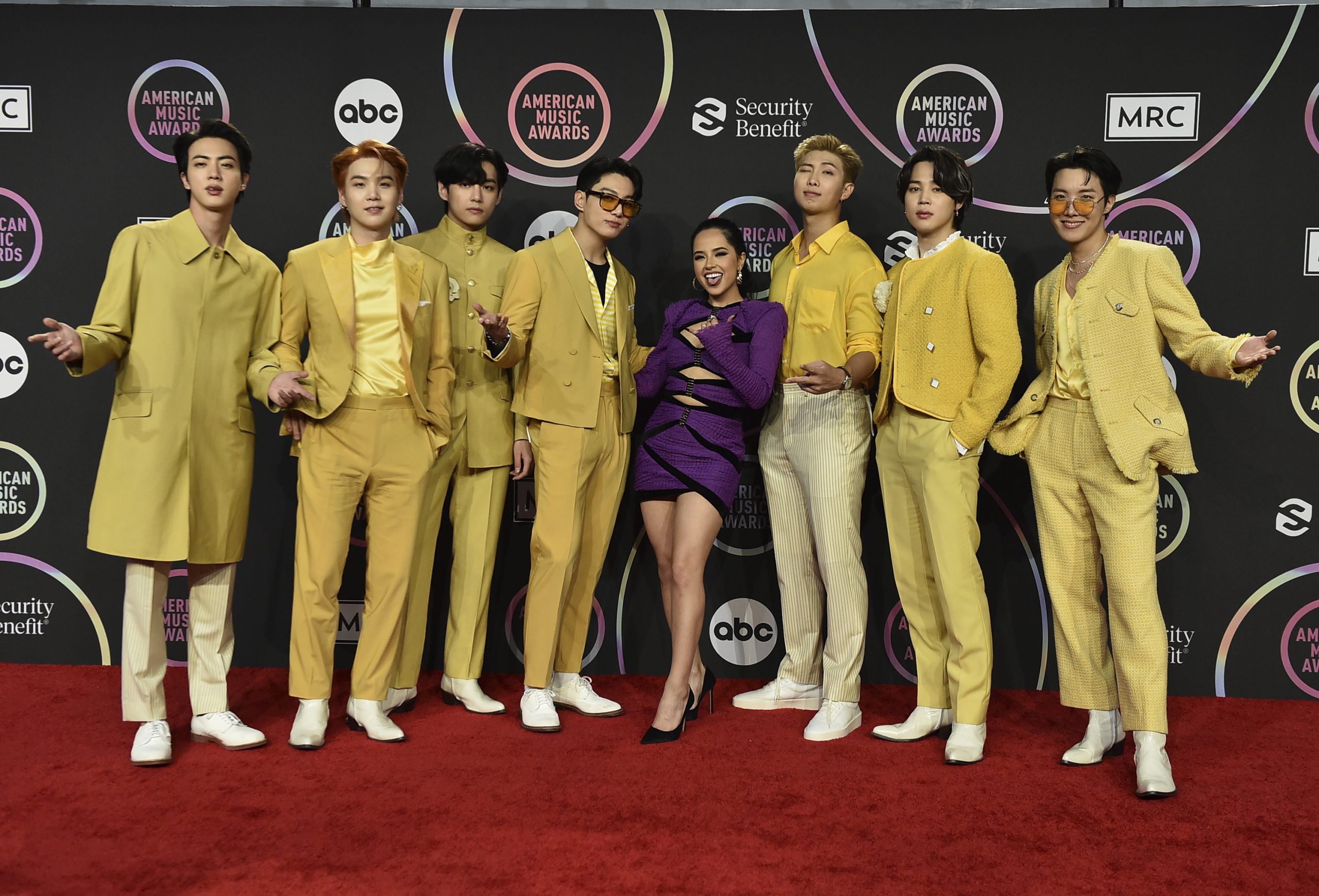 全美音乐奖｜BTS打败泰莱德瑞克　夺年度艺人创亚洲历史