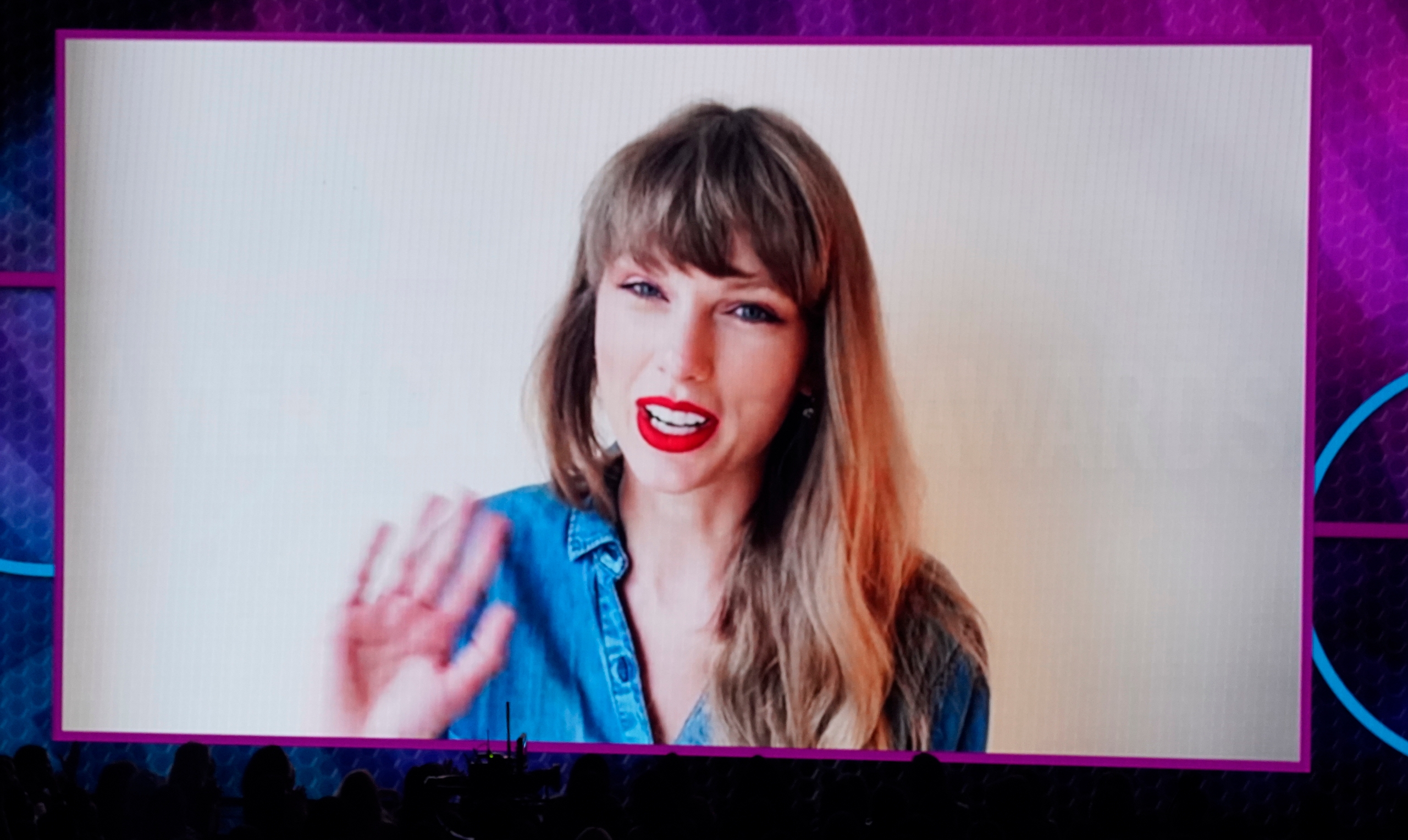 全美音乐奖｜BTS打败泰莱德瑞克　夺年度艺人创亚洲历史