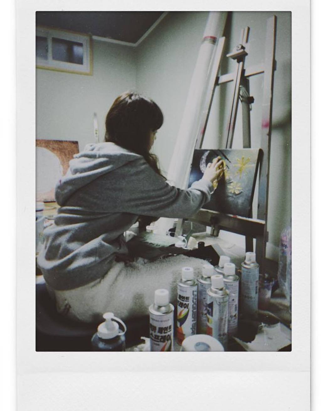 具荷拉遗爱人间 哥哥宣布拍卖10幅画作做公益