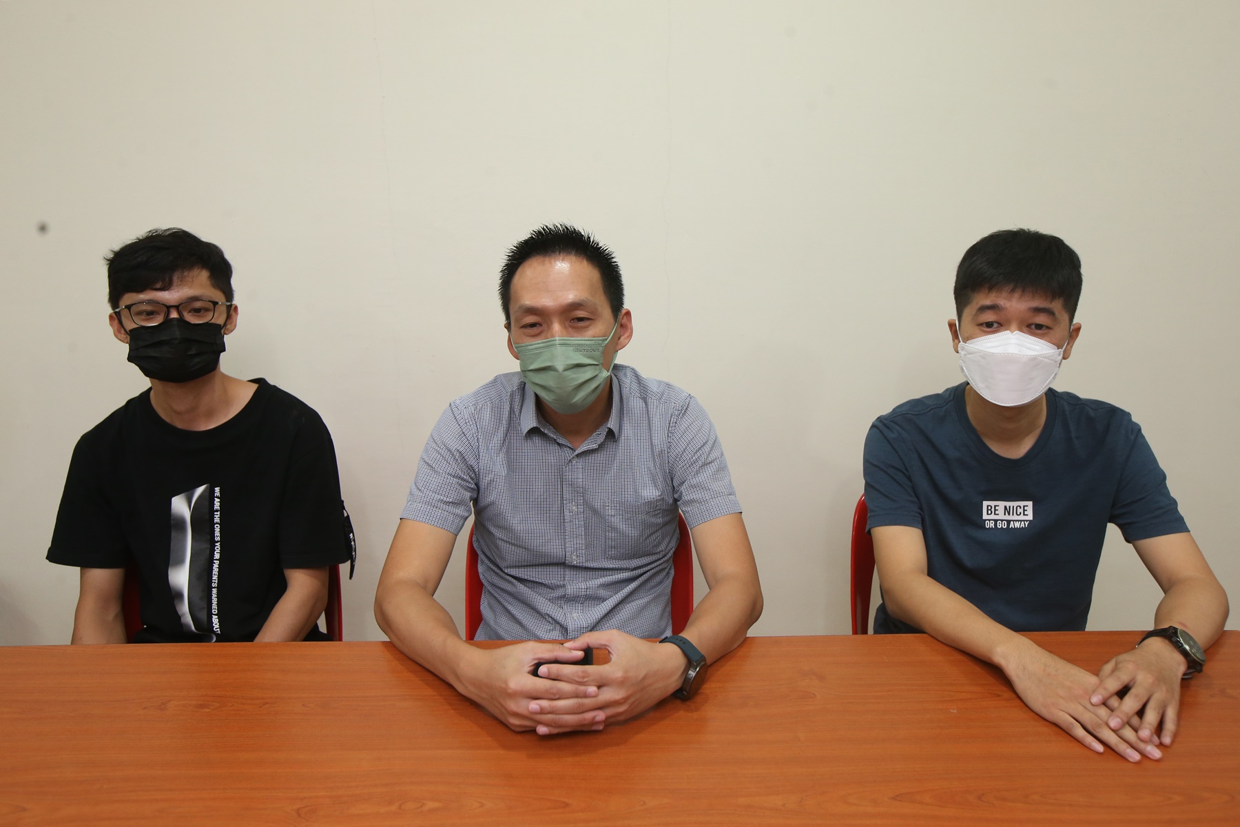 副文-大都会 /欧阳捍华PC: 中国报摄记车祸被打事件-记者答谢证人提供事件证据 / 3图