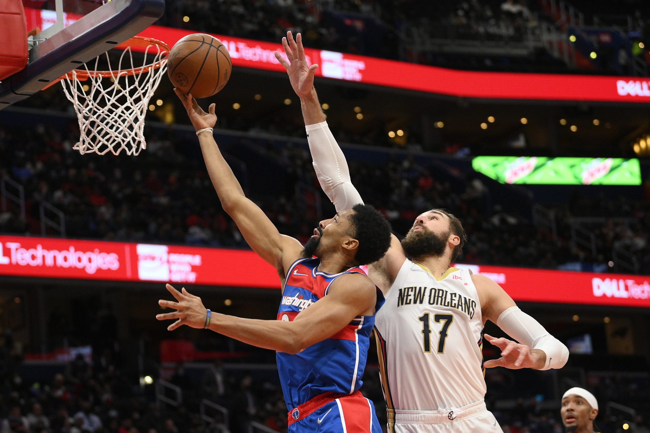 力擒鹈鹕高居东部榜首 术士创近47年最佳开季