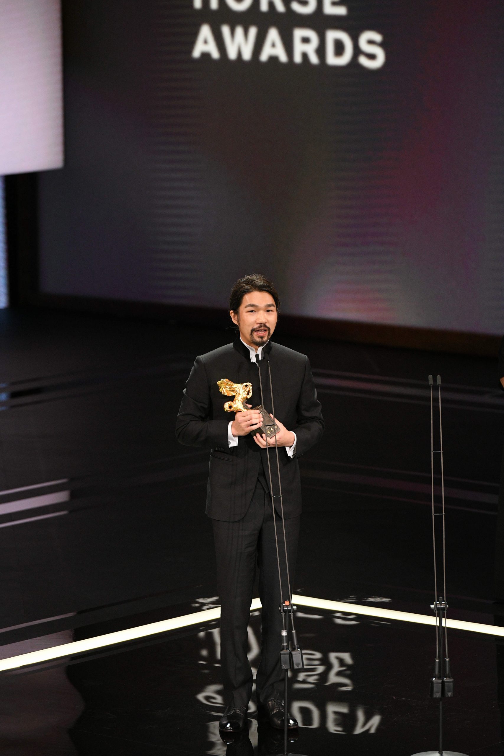 反送中纪录片夺奖 导演哽咽:给每一个留有良知的香港人